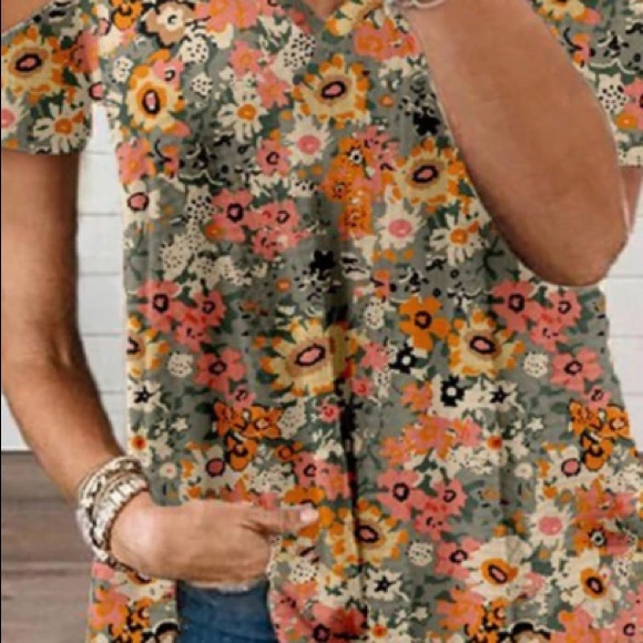 Floral green and orange t-shirt XL from Capatee - Picture 4 of 5